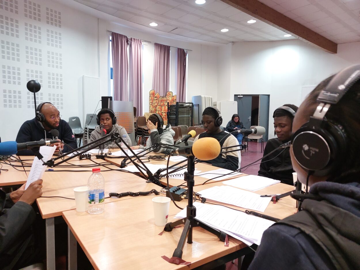 « Ca se passe à… Grigny ! » Les jeunes de la persévérance scolaire réalisent leur première émission de radio