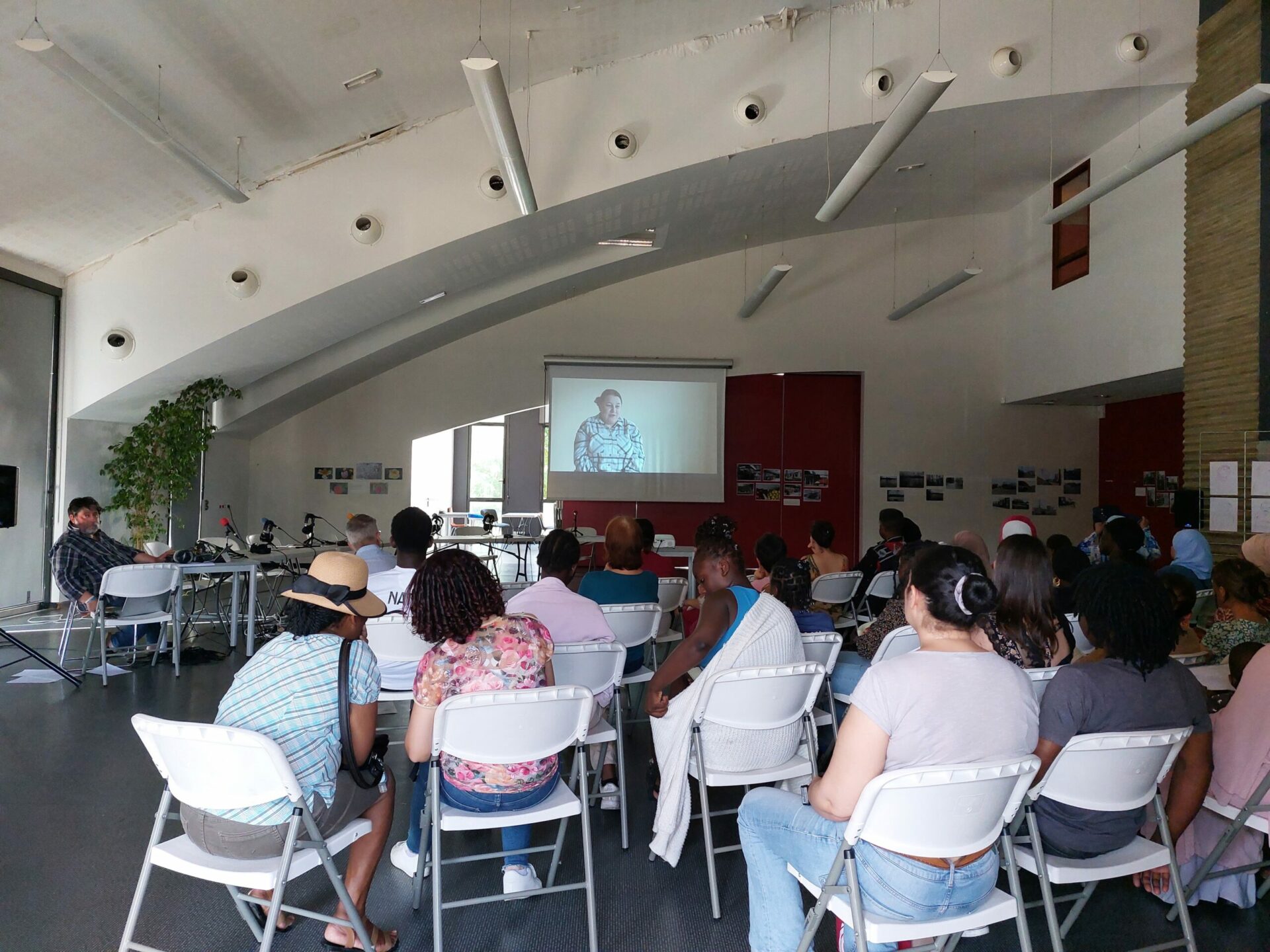 Restitution de la 1ère année de résidence de journalisme de Chronos&Kairos à Grigny